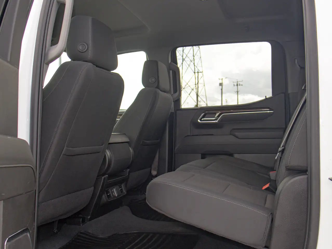 Chevrolet Silverado 1500 - Image 31
