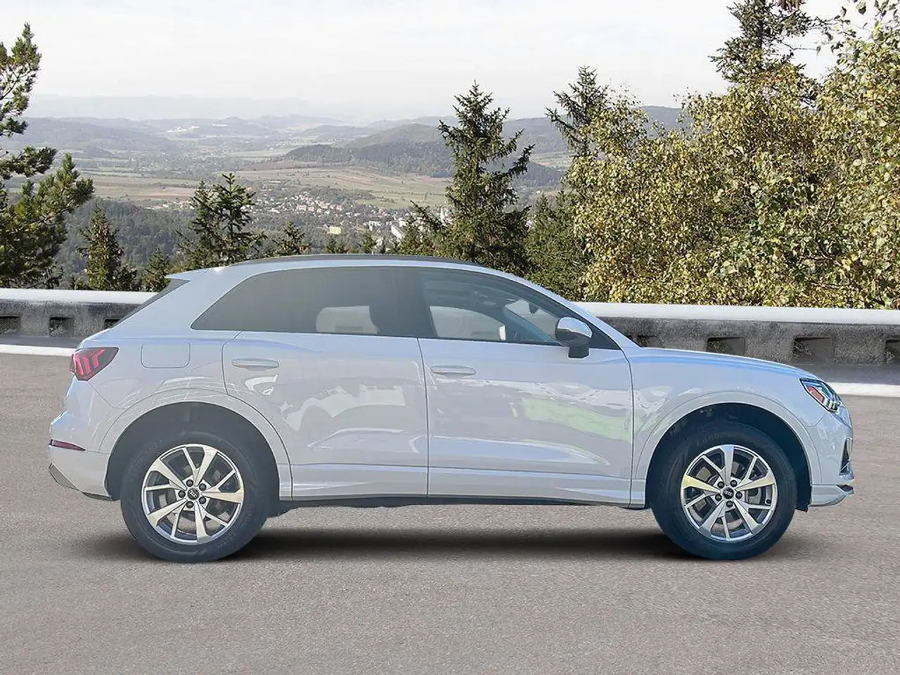 Audi Q3 - Image 6