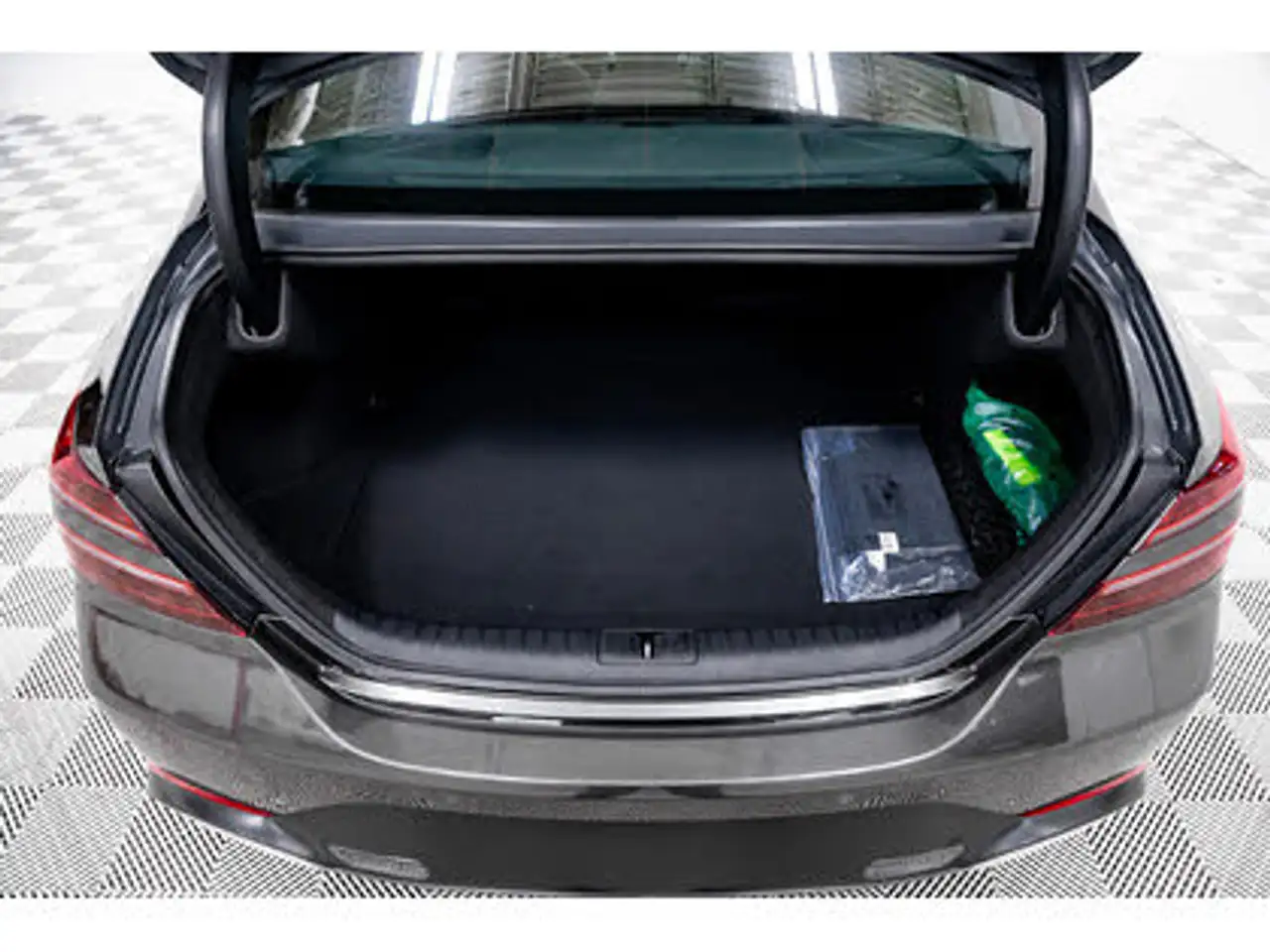 Genesis G70 - Image 2