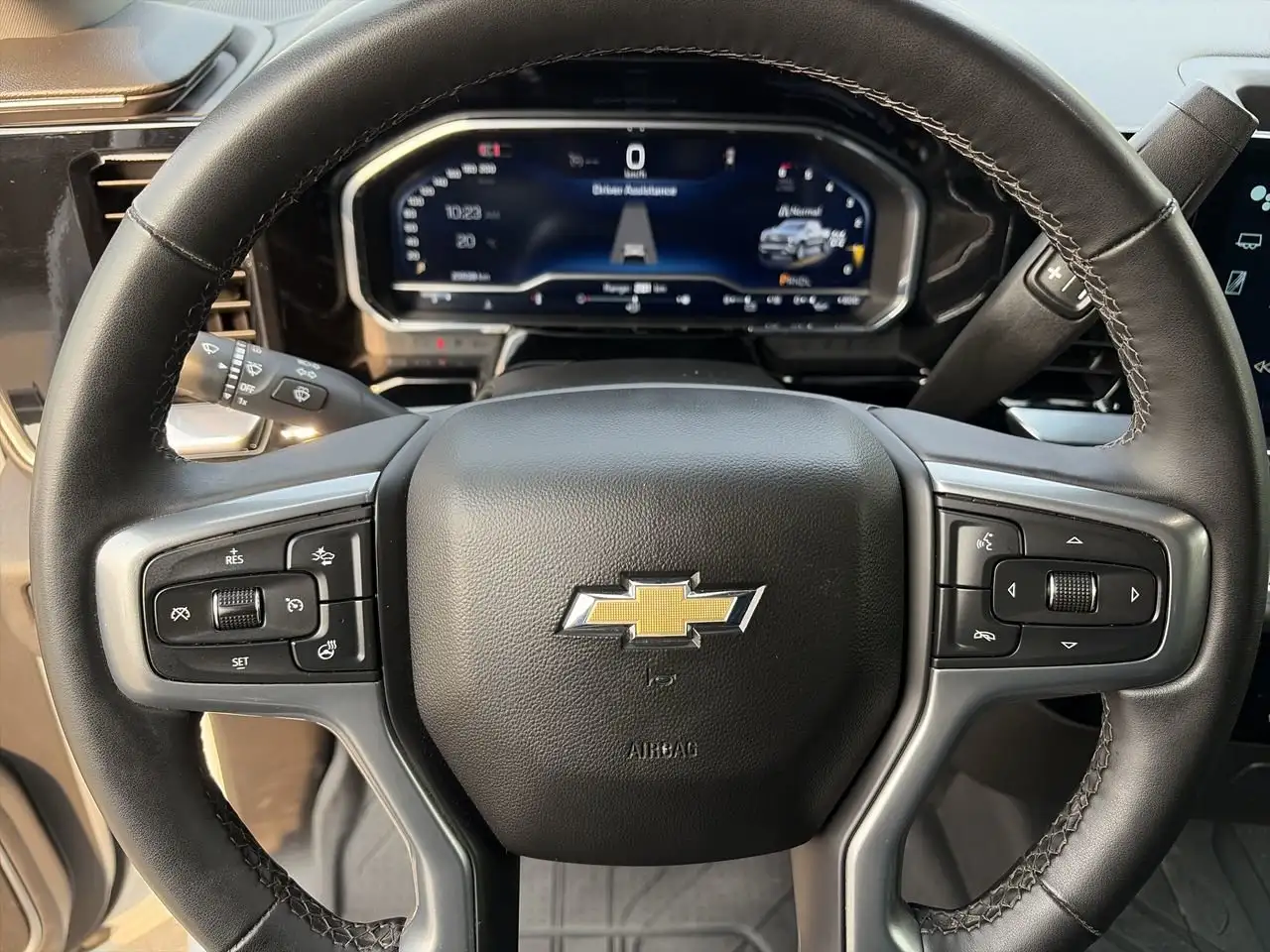 Chevrolet Silverado 1500 - Image 22