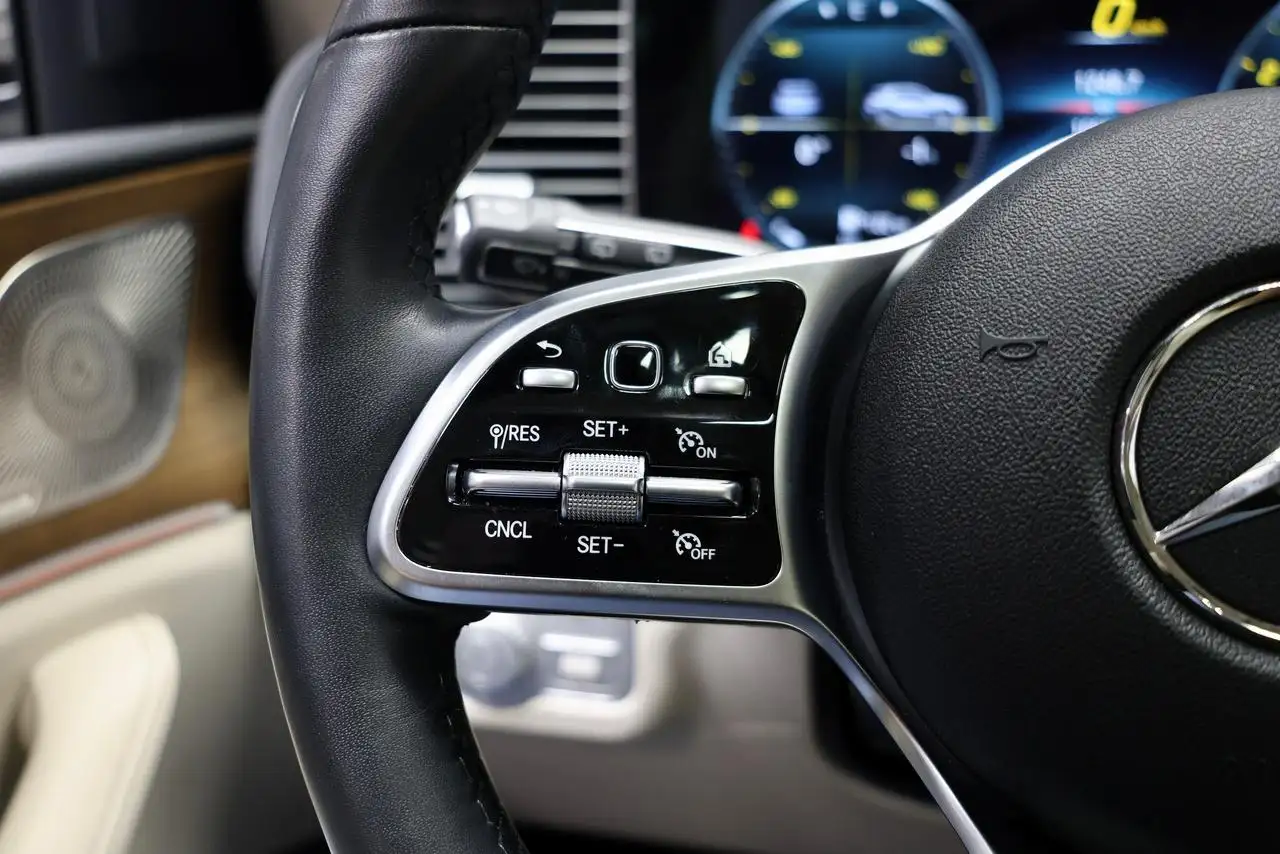 Mercedes-Benz GLE - Image 21