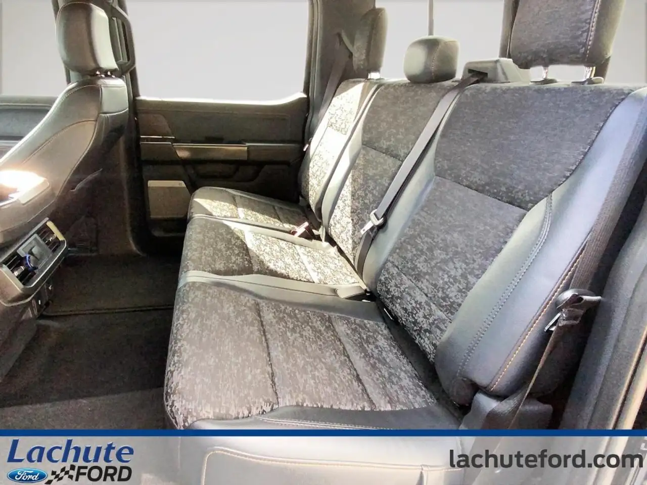 Ford F-150 - Image 22