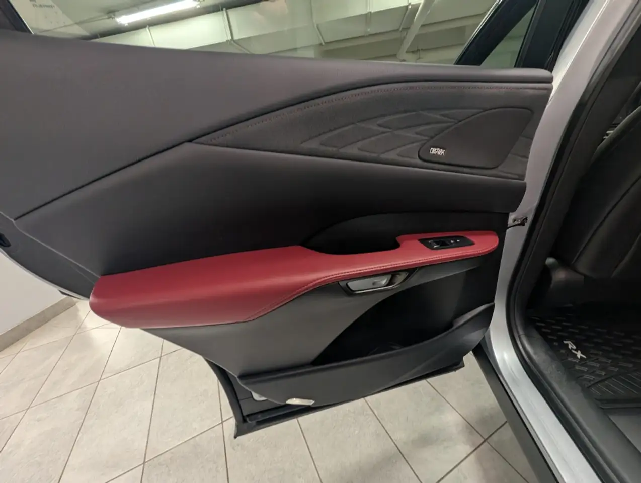 Lexus RX - Image 15