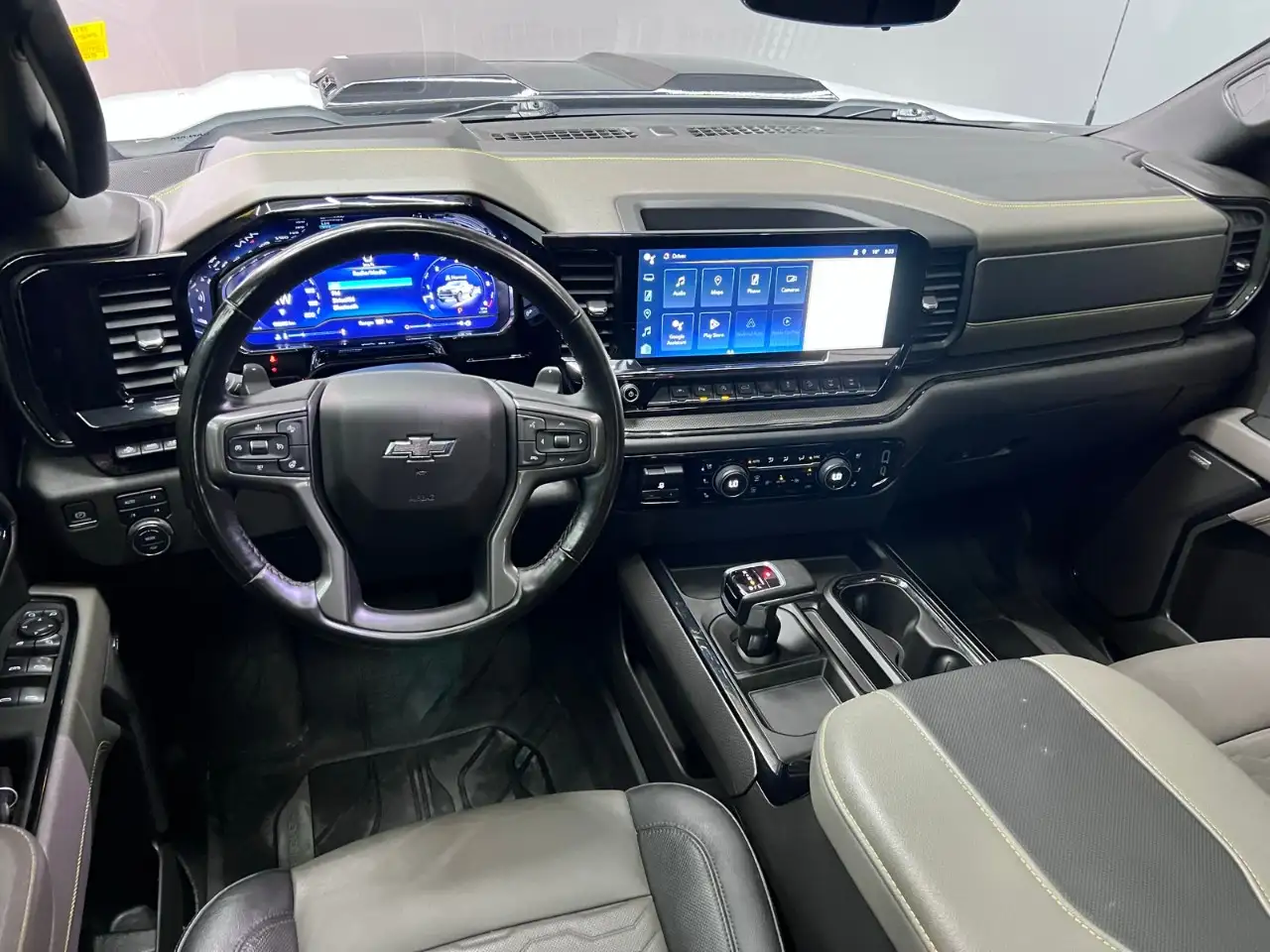 Chevrolet Silverado 1500 - Image 12