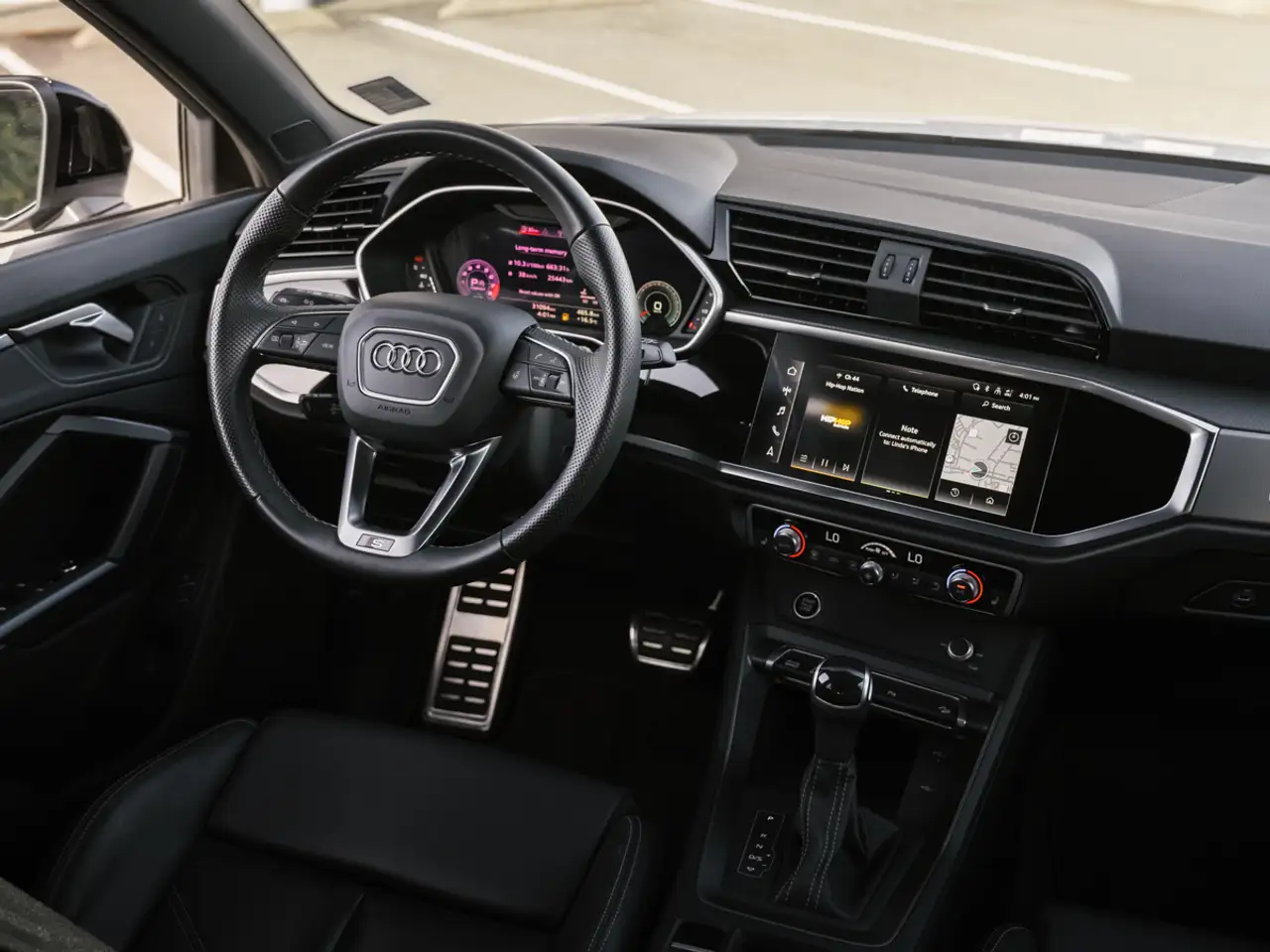 Audi Q3 - Image 14