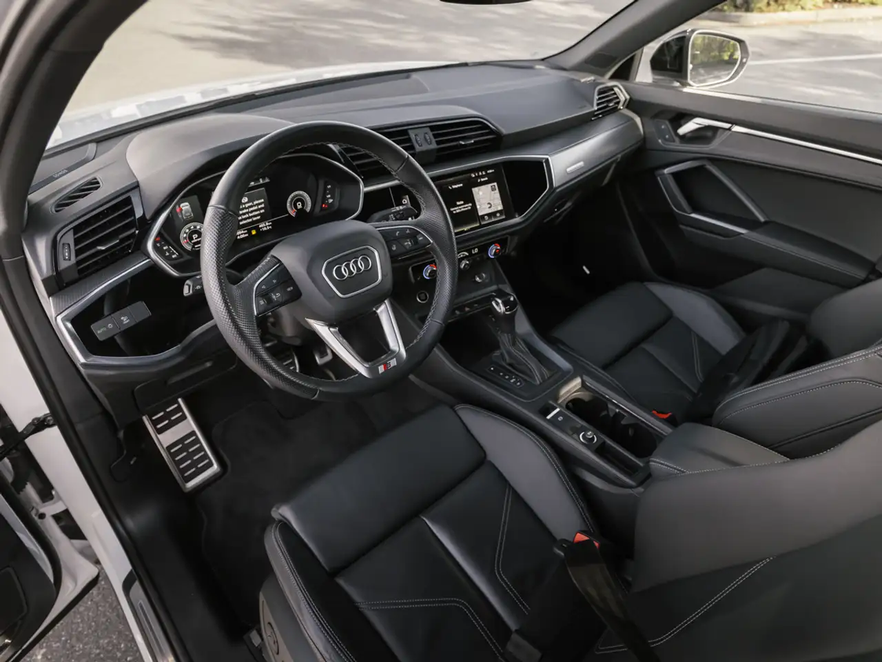 Audi Q3 - Image 11
