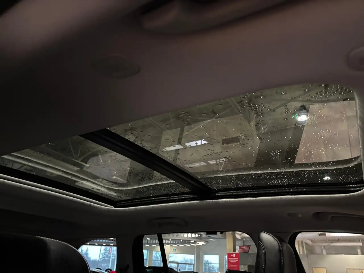 Jeep Grand Cherokee - Image 19