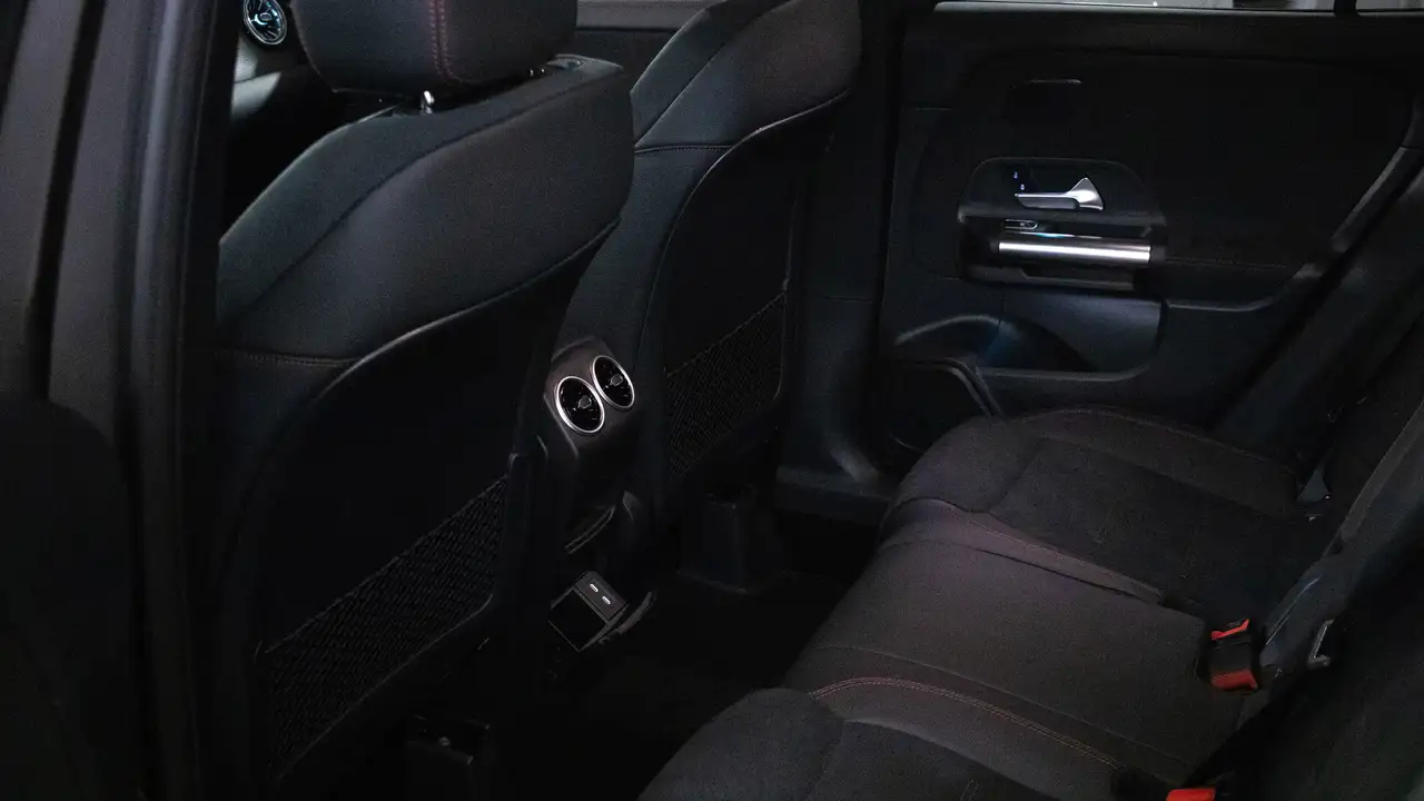 Mercedes-Benz GLA - Image 12