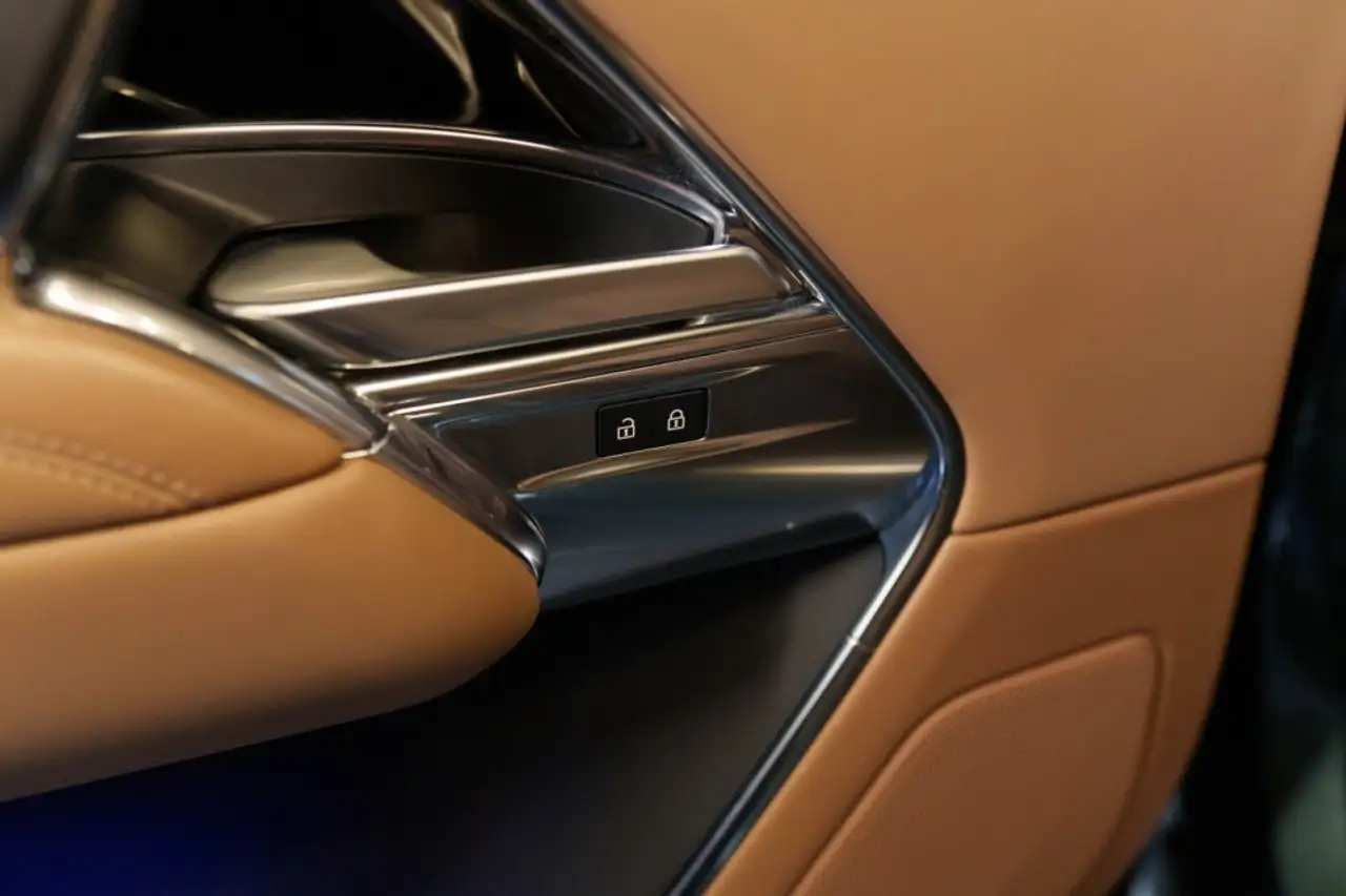 Land Rover Range Rover - Image 20