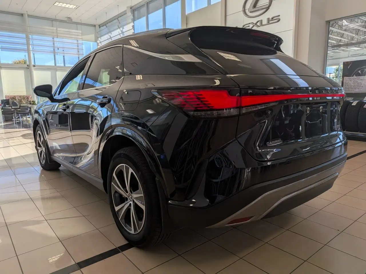 Lexus RX - Image 5