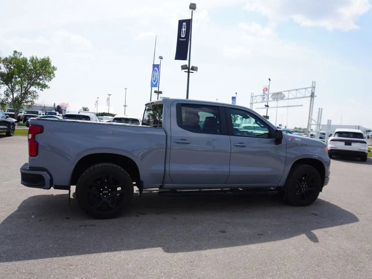 Chevrolet Silverado 1500 - Image 8