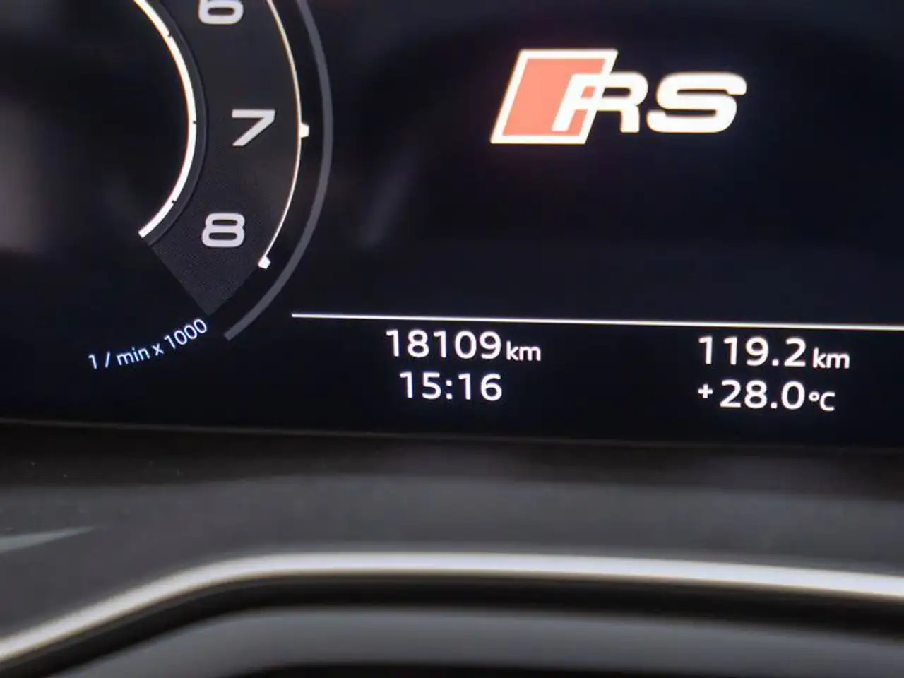 Audi RS5 - Image 13
