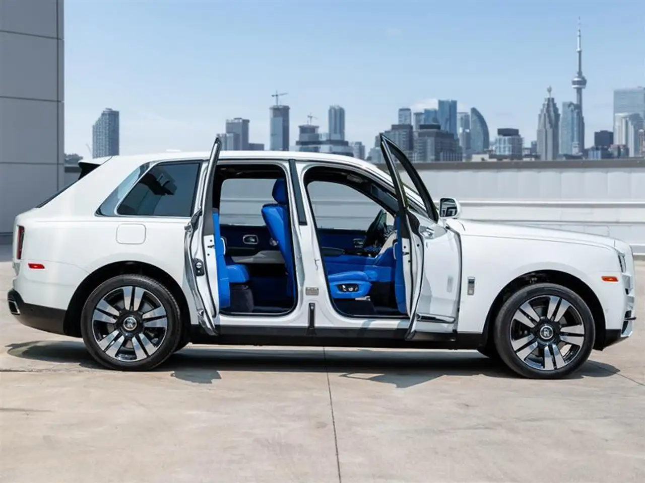 Rolls-Royce Cullinan - Image 4