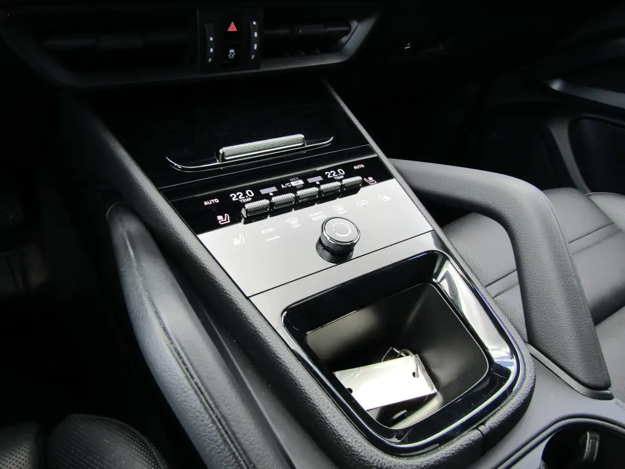 Porsche Cayenne - Image 21