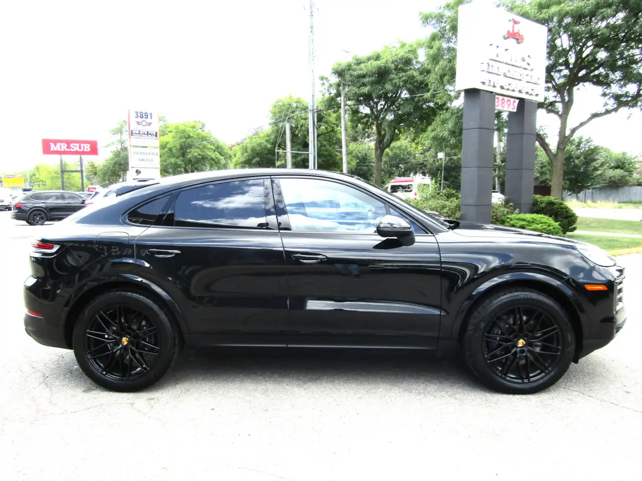 Porsche Cayenne - Image 8