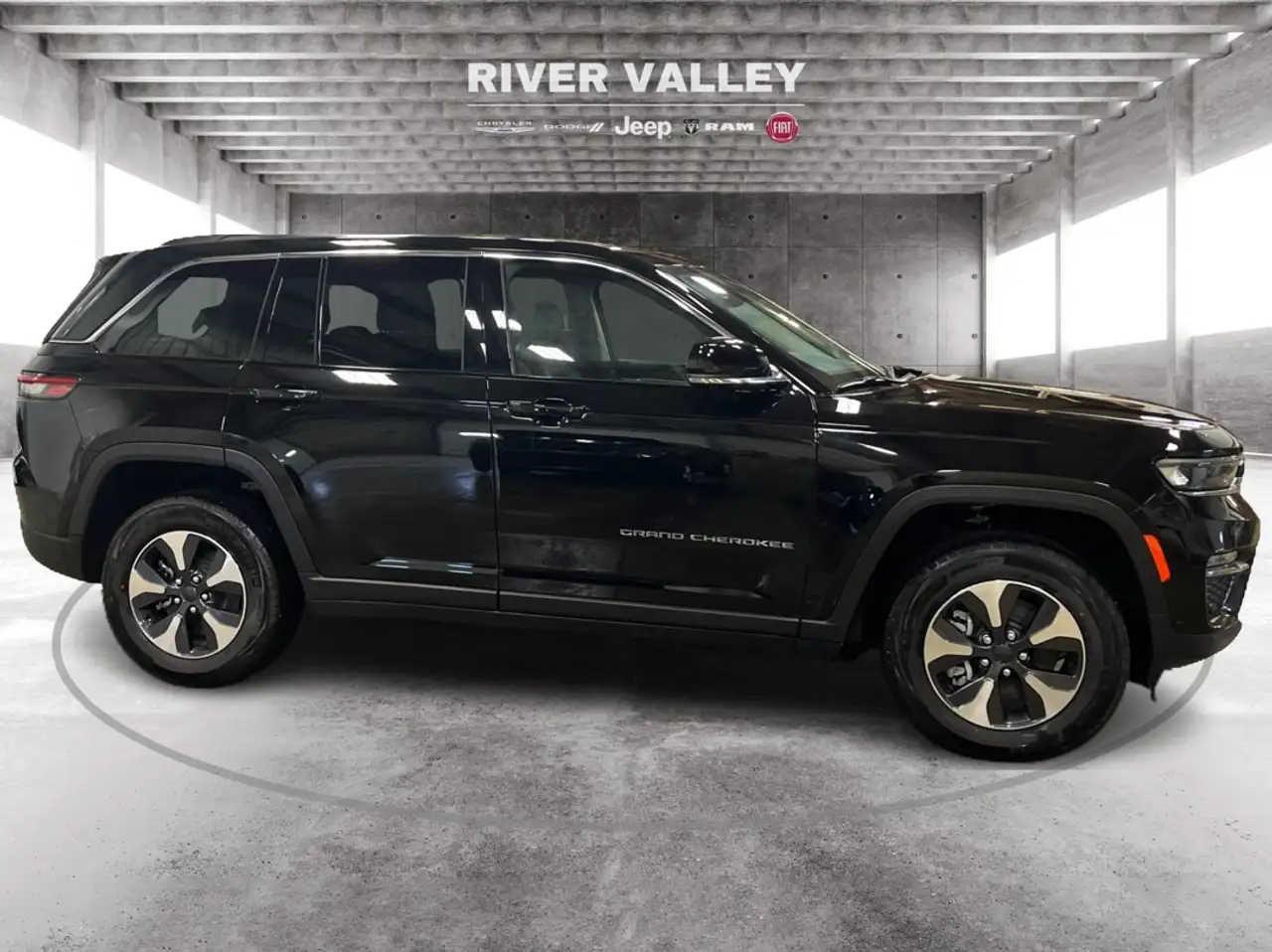 Jeep Grand Cherokee - Image 8