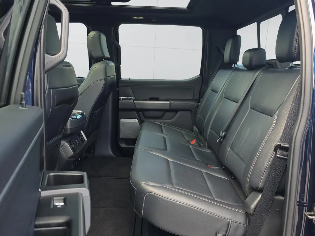 Ford F-150 - Image 25