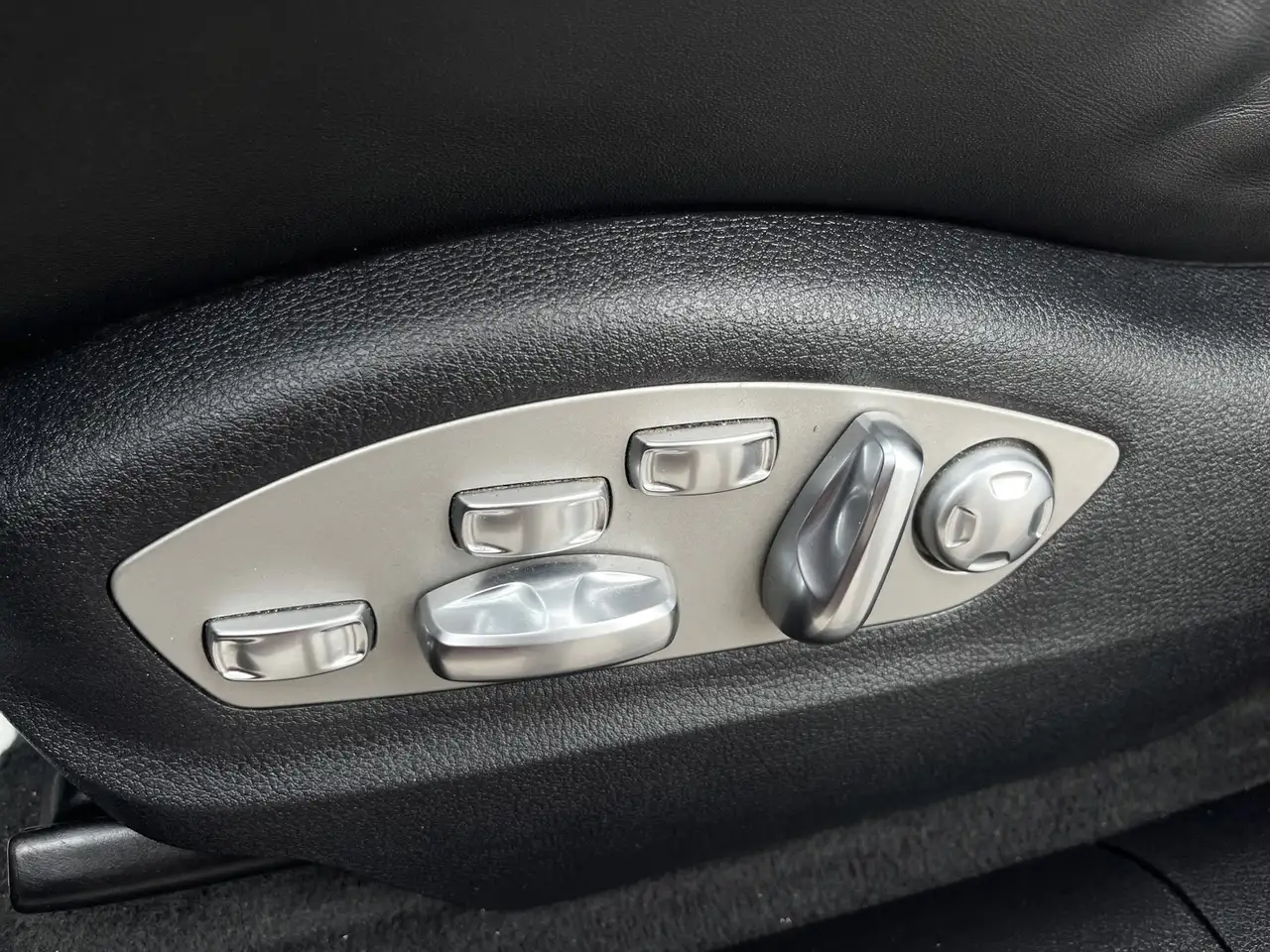 Porsche Macan - Image 12