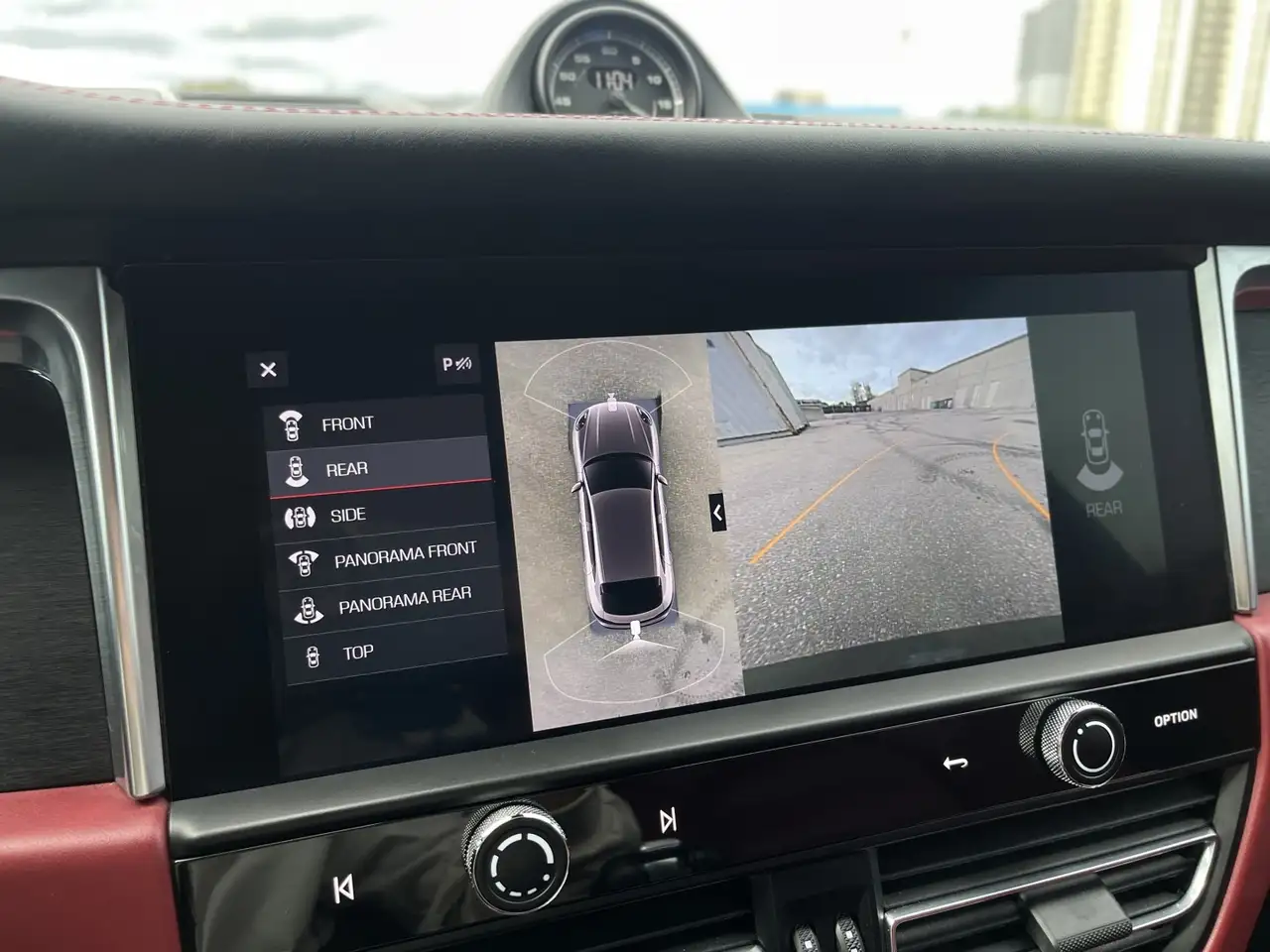 Porsche Macan - Image 15