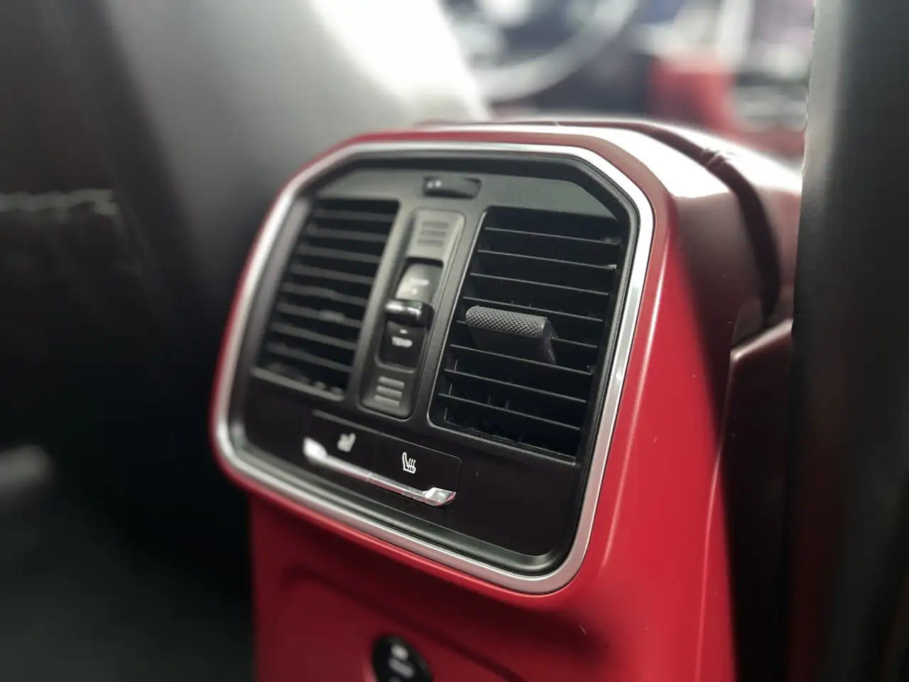 Porsche Macan - Image 21