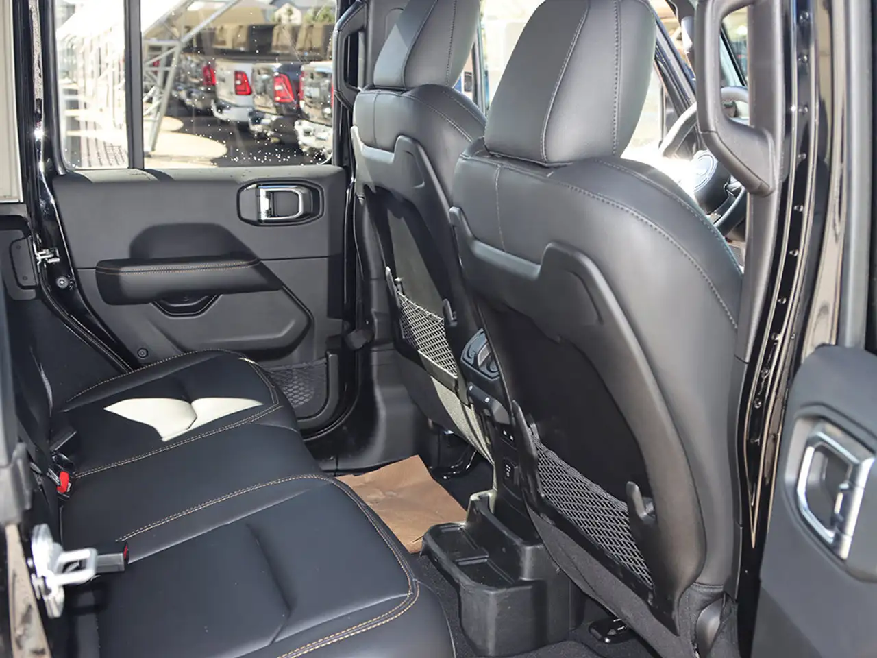 Jeep Wrangler - Image 23