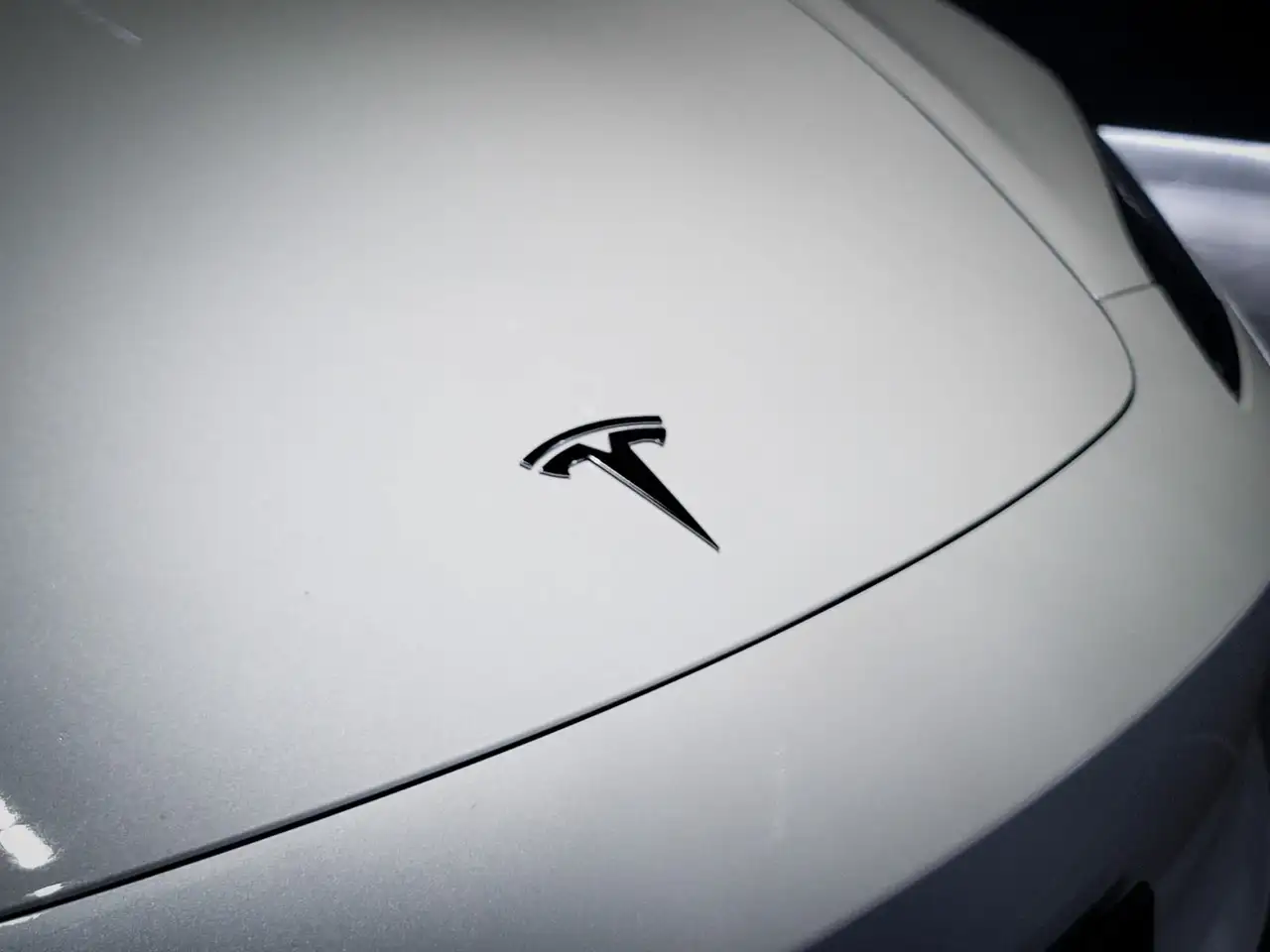 Tesla Model 3 - Image 10