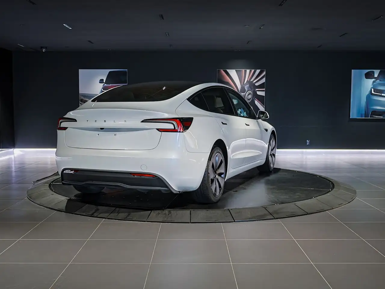 Tesla Model 3 - Image 5