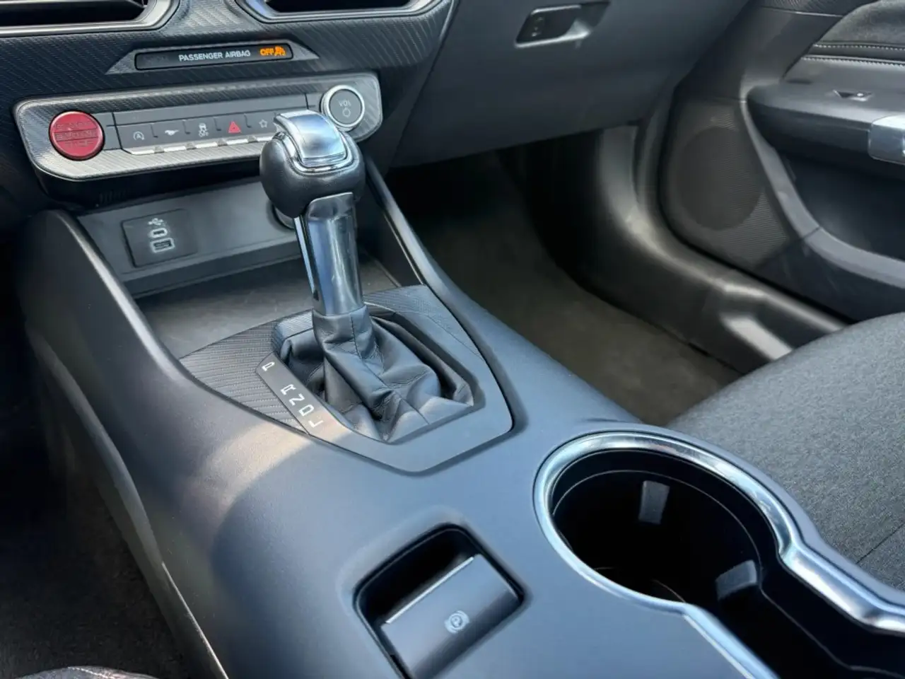 Ford Mustang - Image 19