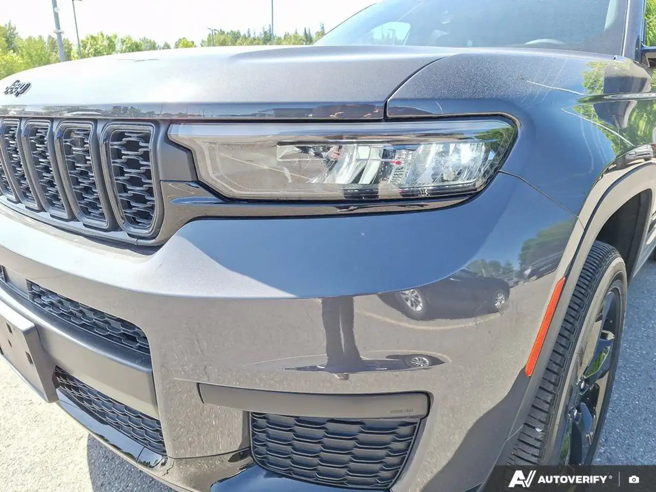 Jeep Grand Cherokee - Image 12