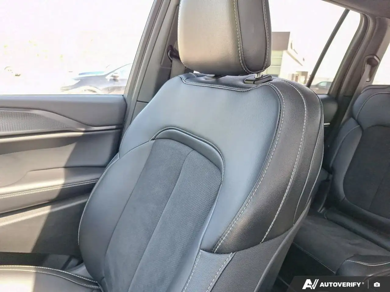 Jeep Grand Cherokee - Image 23