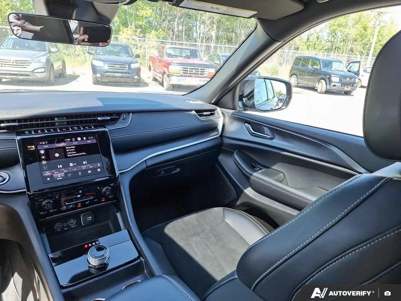 Jeep Grand Cherokee - Image 28
