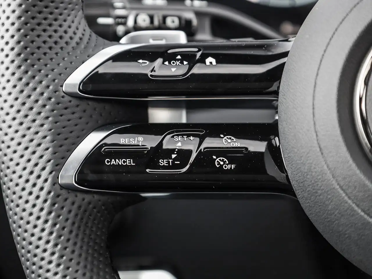 Mercedes-Benz GLC - Image 21