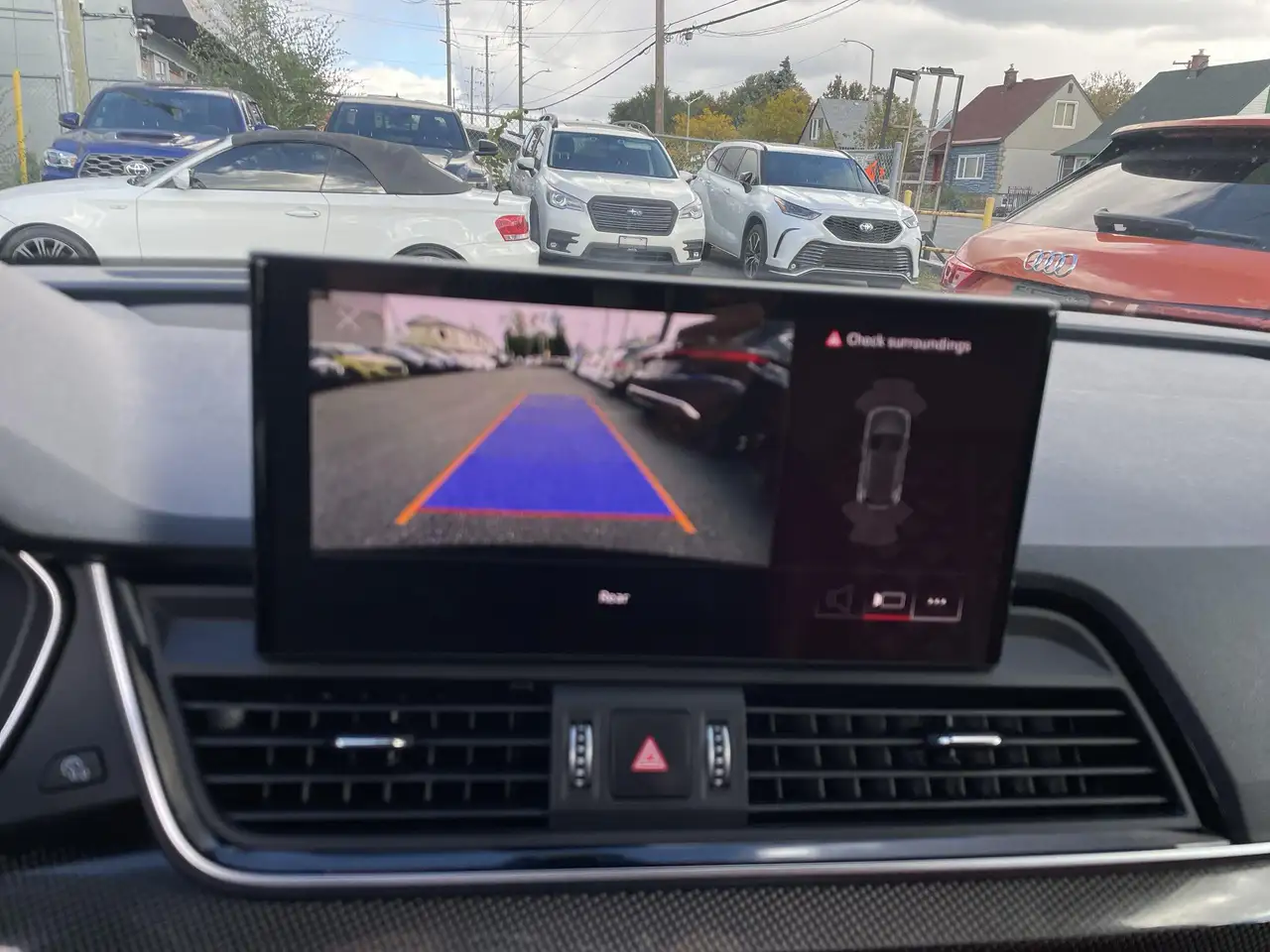 Audi SQ5 - Image 17
