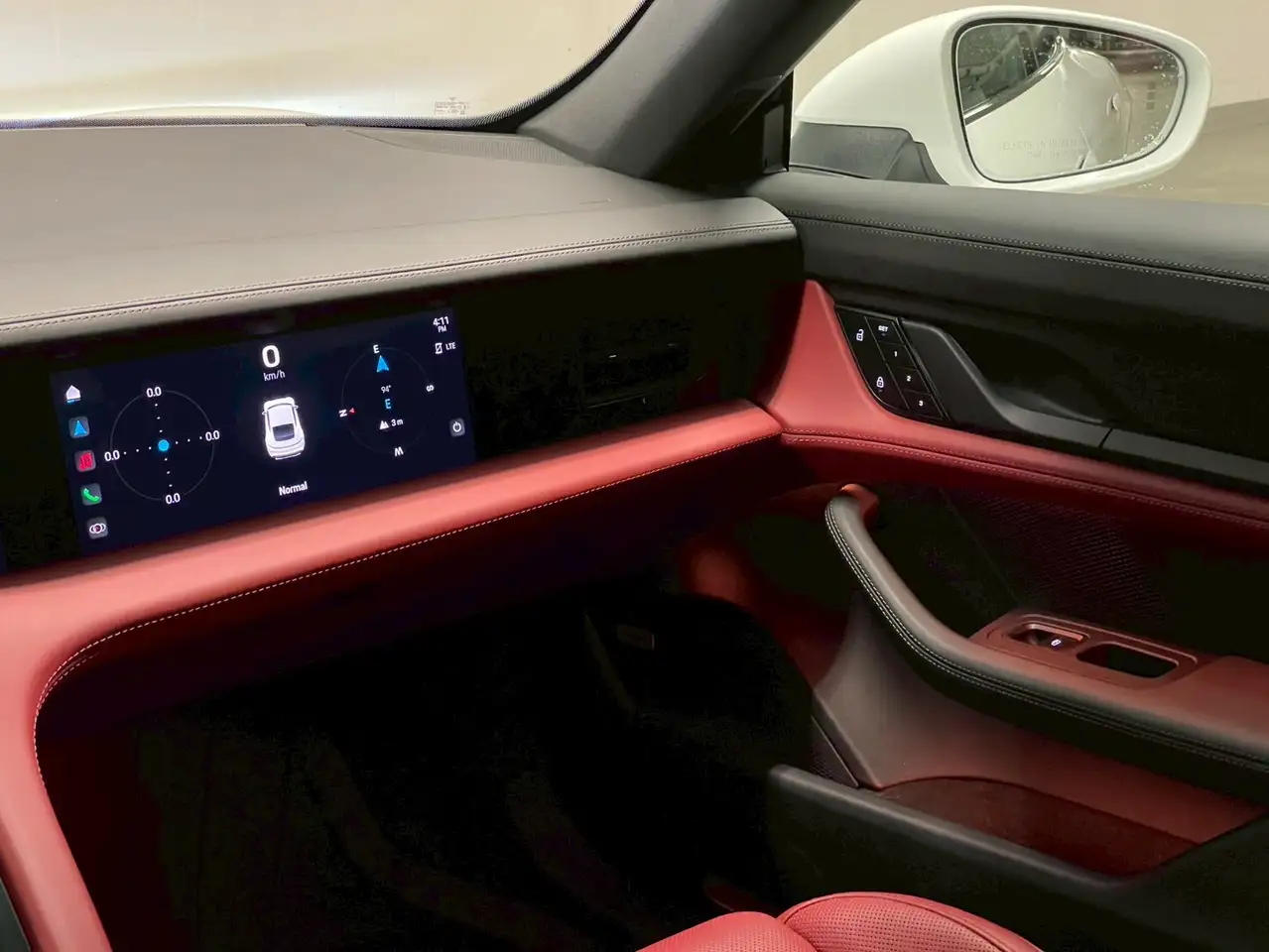 Porsche Taycan - Image 28