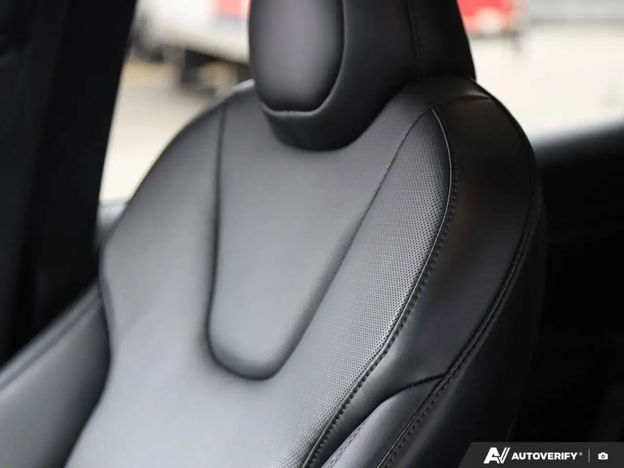 Tesla Model X - Image 27