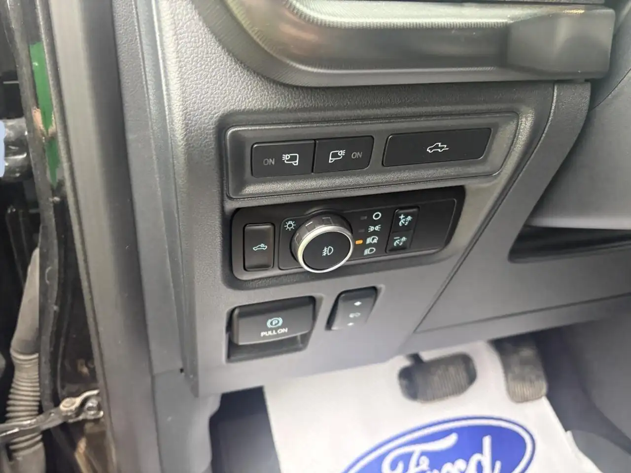 Ford F-150 - Image 11
