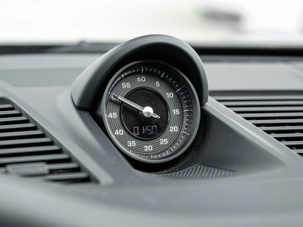 Porsche 911 - Image 31