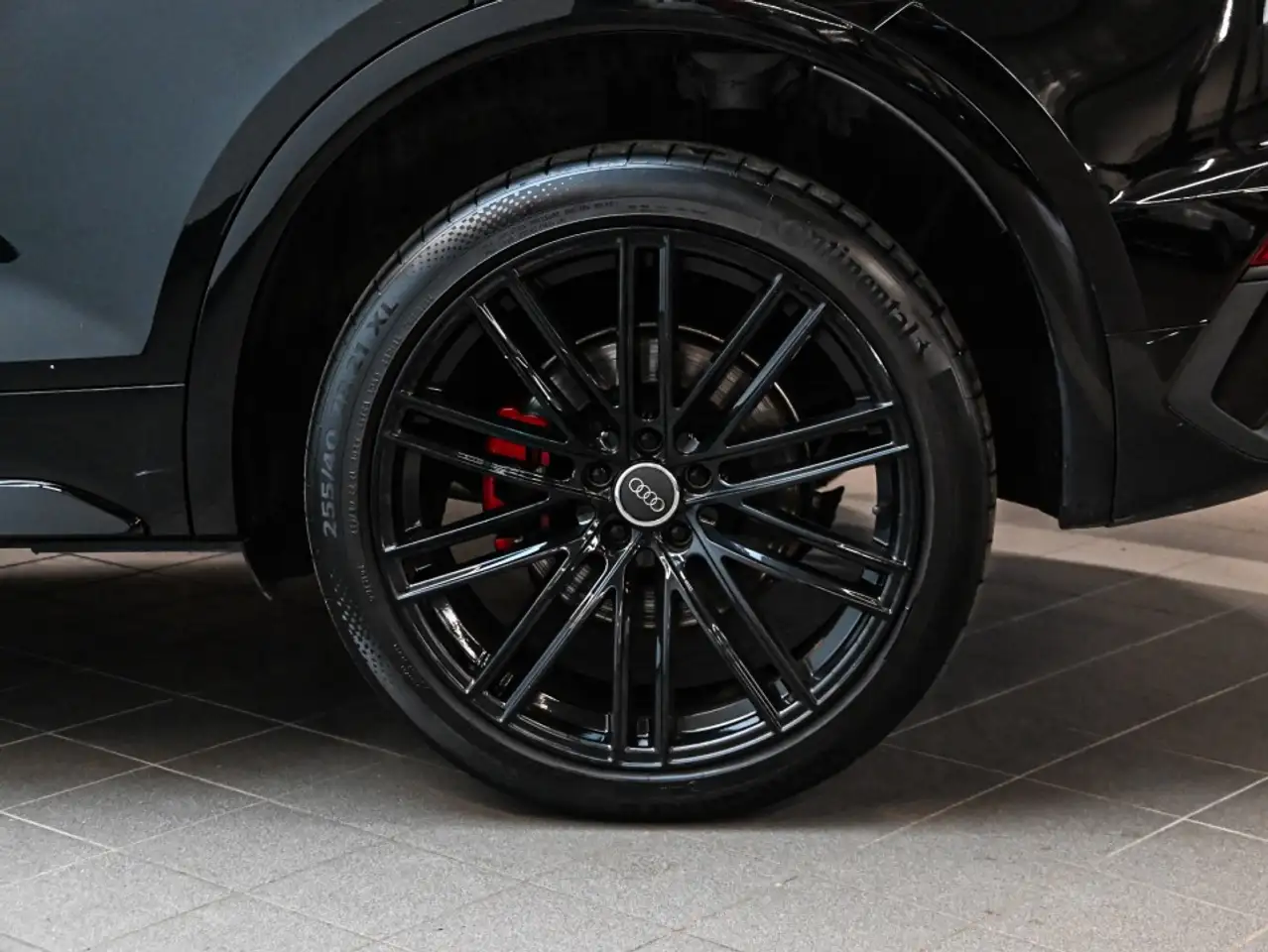 Audi SQ5 - Image 35