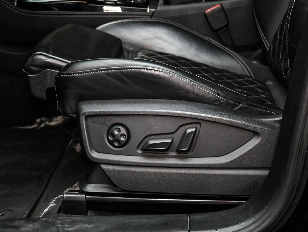 Audi SQ5 - Image 12