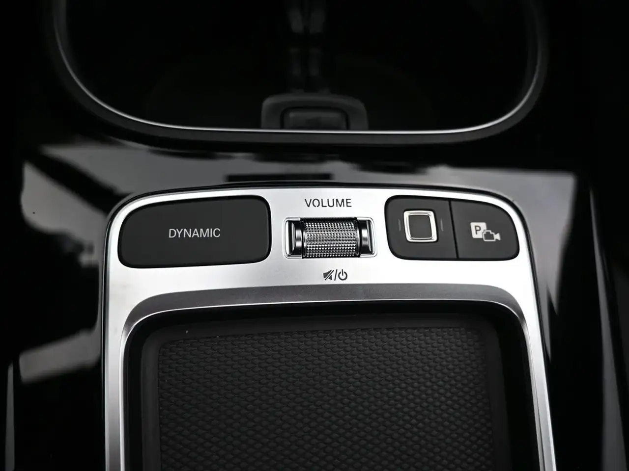 Mercedes-Benz CLA - Image 11