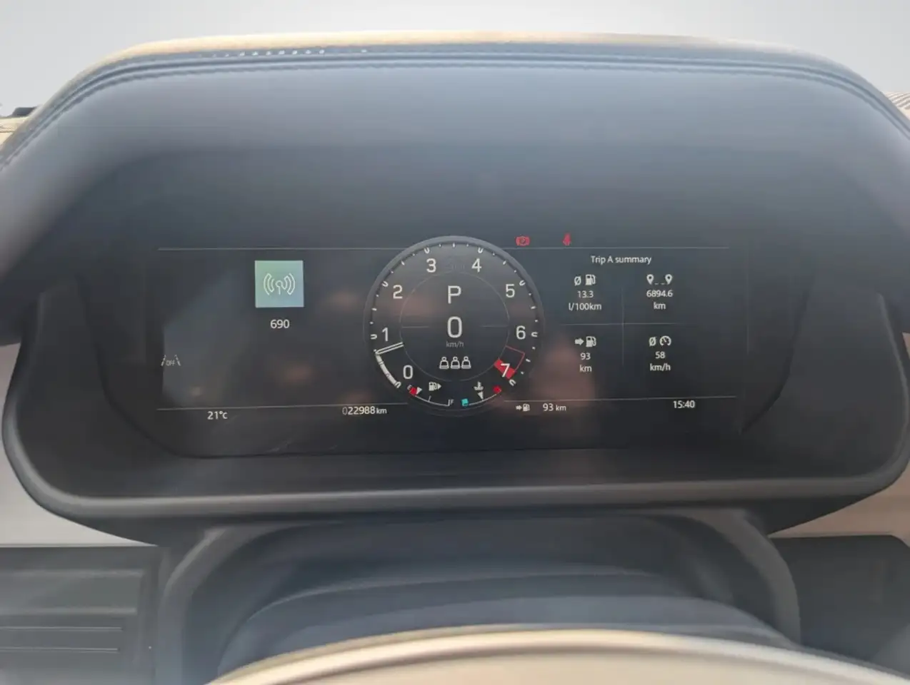 Land Rover Defender - Image 18