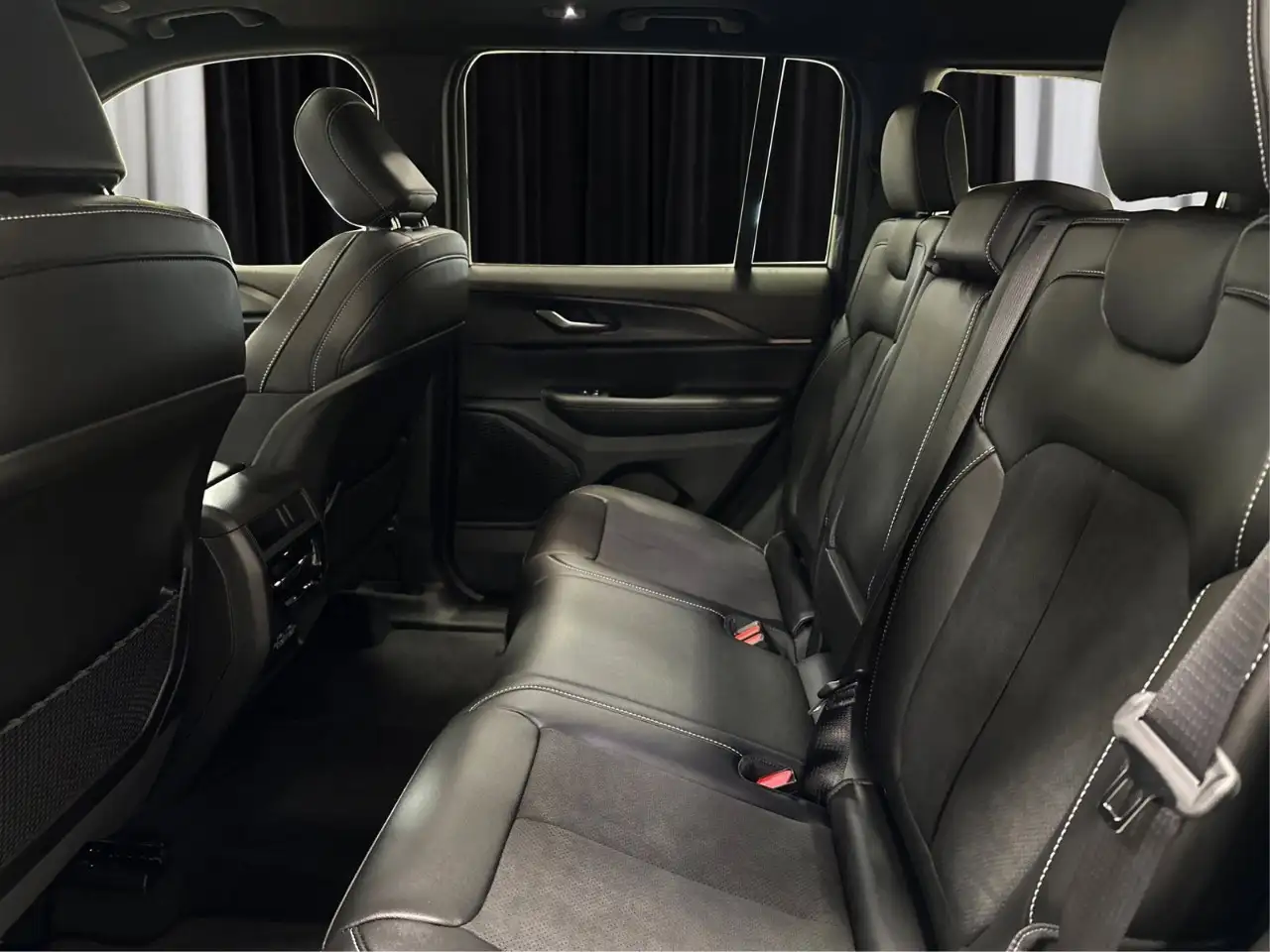 Jeep Grand Cherokee - Image 10
