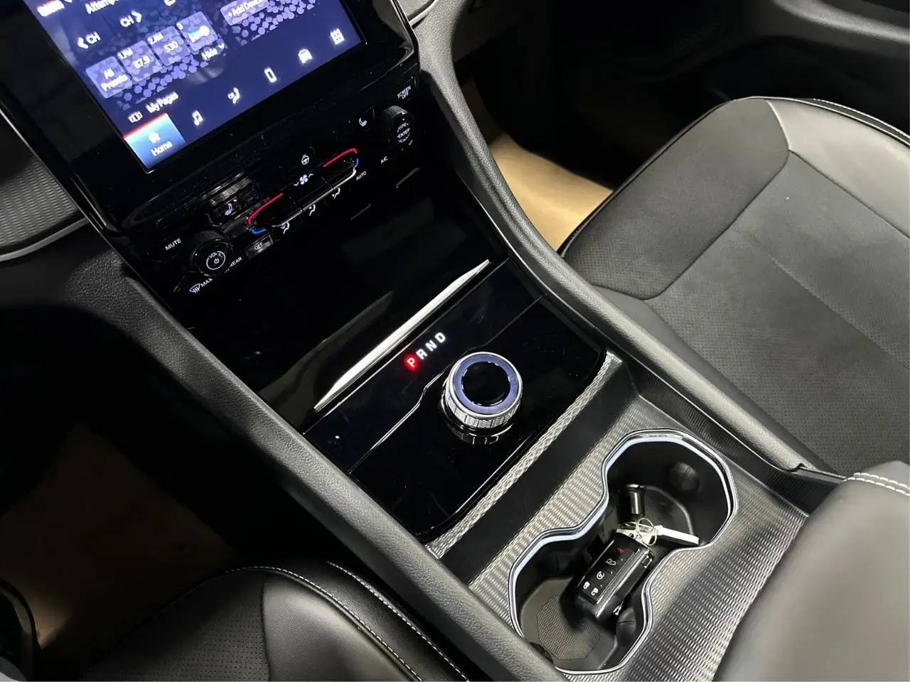 Jeep Grand Cherokee - Image 22