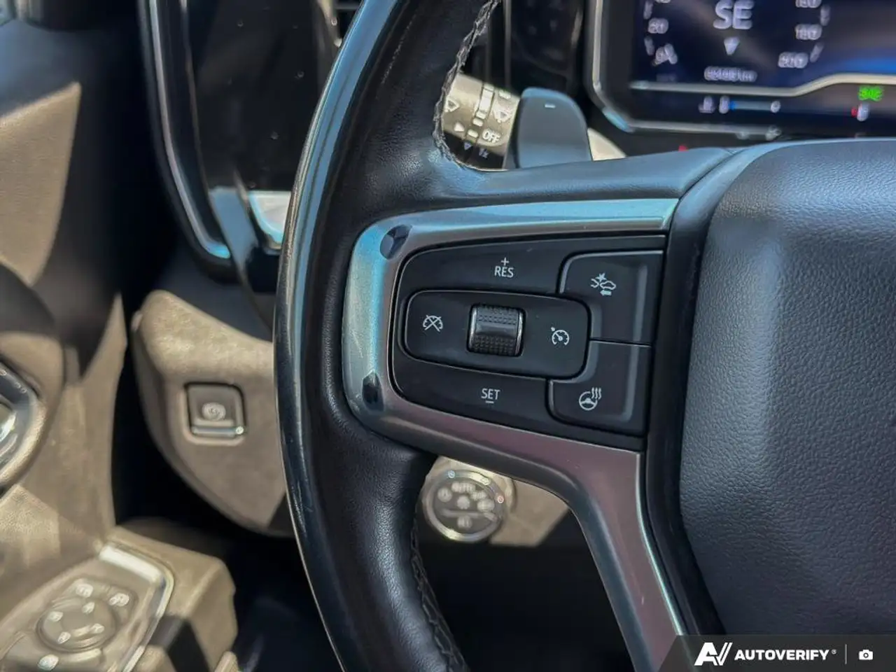 Chevrolet Silverado 1500 - Image 19