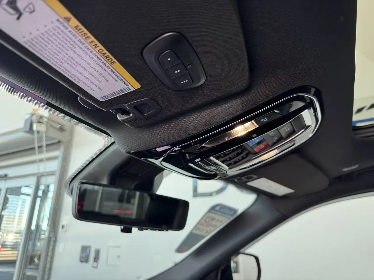 Jeep Grand Cherokee - Image 18