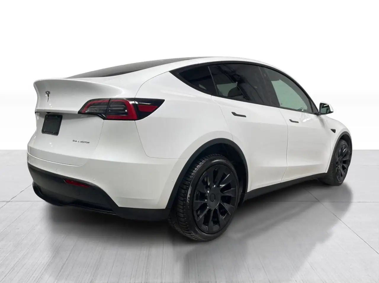 Tesla Model Y - Image 16