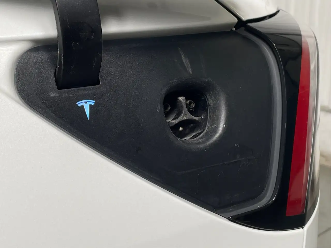 Tesla Model Y - Image 21