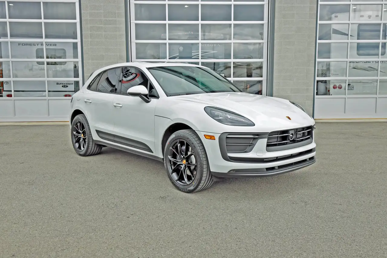 Porsche Macan - Image 2