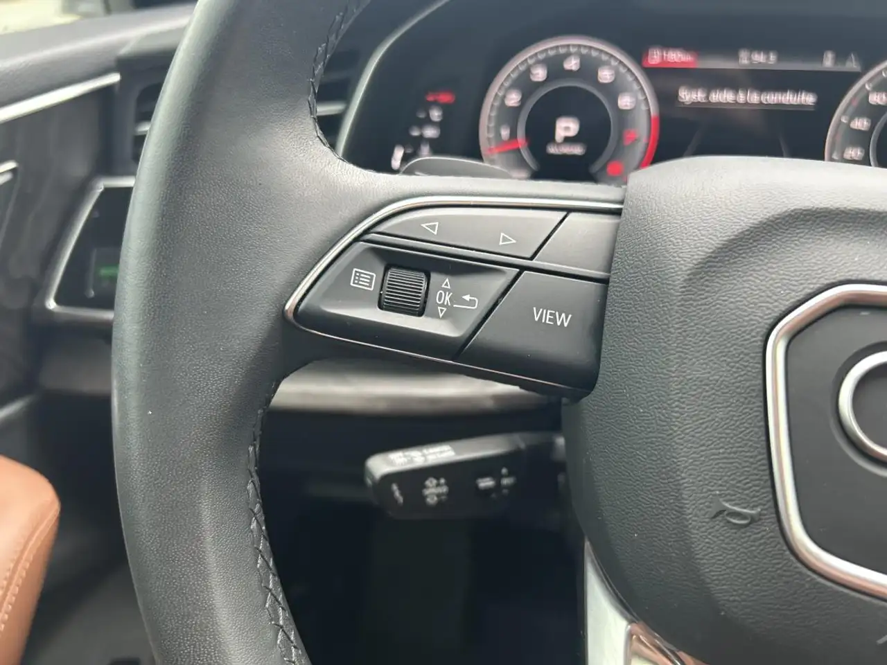 Audi Q7 - Image 24