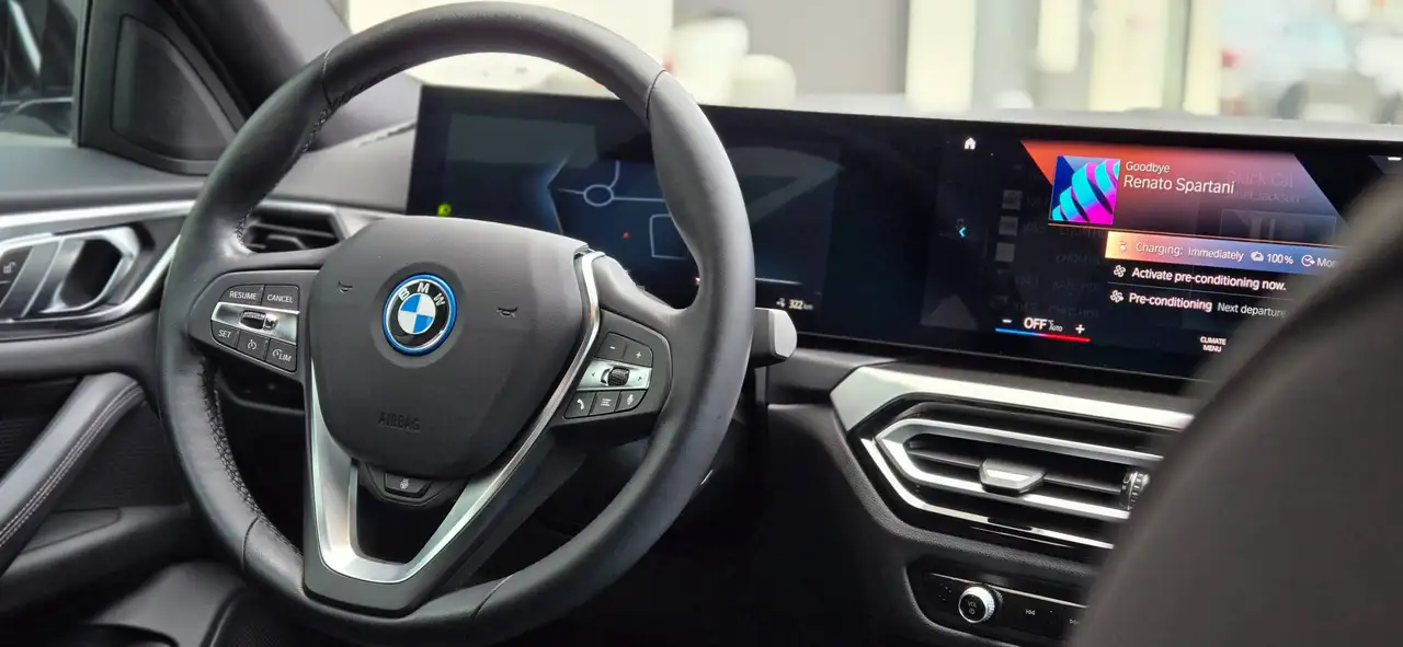BMW i4 - Image 15